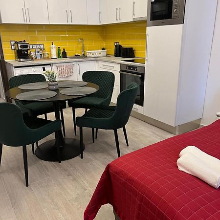 Center Apartman In The Famous Hajos Street Budapest Esterno foto