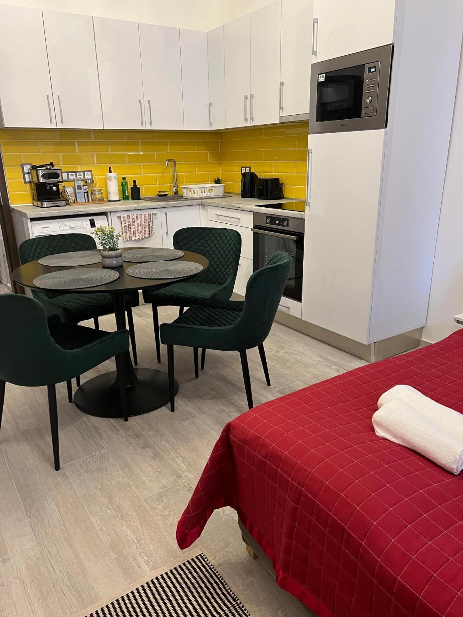 Center Apartman In The Famous Hajos Street Budapest Esterno foto